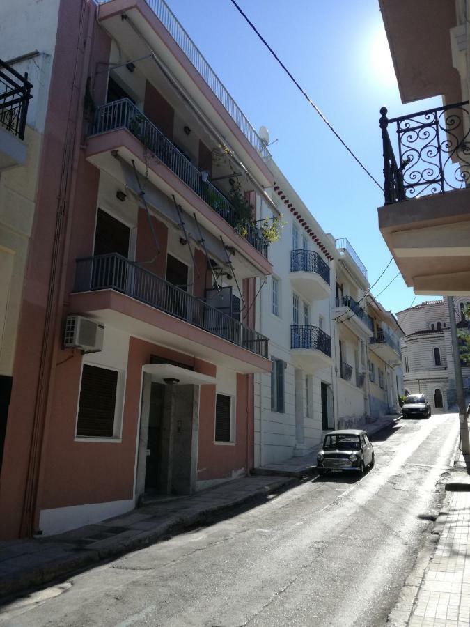 Miranda'S Apartment In Thissio Atene Esterno foto